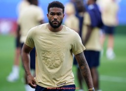 杏彩体育-NBA球星巴雷特成长轨迹分析及未来潜力探讨